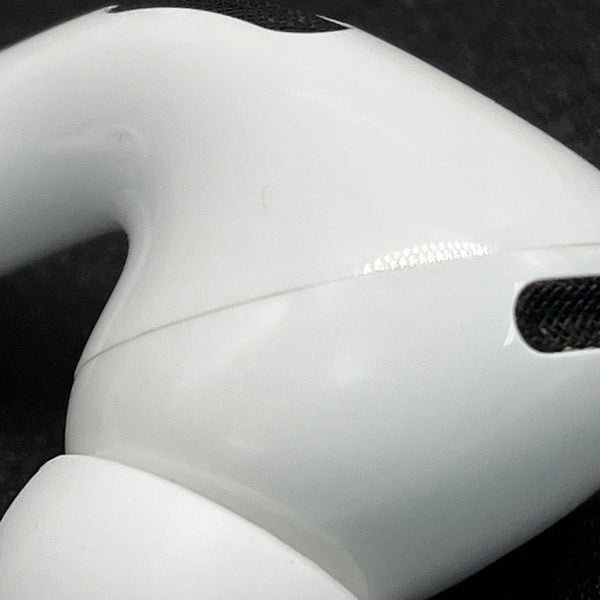 【中古】MagSafe充電ケース(USB-C)付きAirPods Pro(第2世代) MTJV3JA【秋葉原】