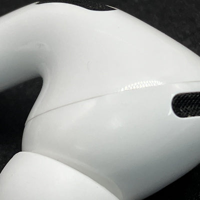 【中古】MagSafe充電ケース(USB-C)付きAirPods Pro(第2世代) MTJV3JA【秋葉原】