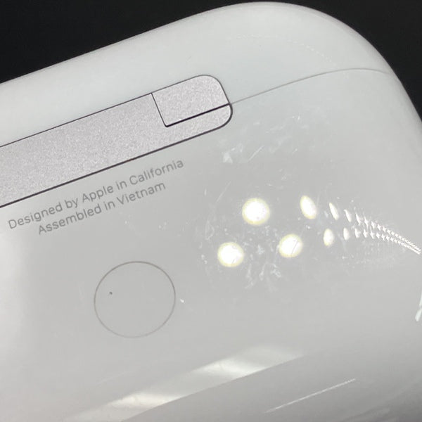 【中古】MagSafe充電ケース(USB-C)付きAirPods Pro(第2世代) MTJV3JA【秋葉原】
