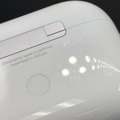 【中古】MagSafe充電ケース(USB-C)付きAirPods Pro(第2世代) MTJV3JA【秋葉原】