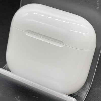 【中古】AirPods 4 （ANC）ワイヤレス充電ケース【秋葉原】