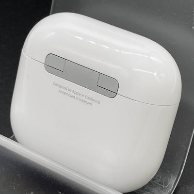 【中古】AirPods 4 （ANC）ワイヤレス充電ケース【秋葉原】
