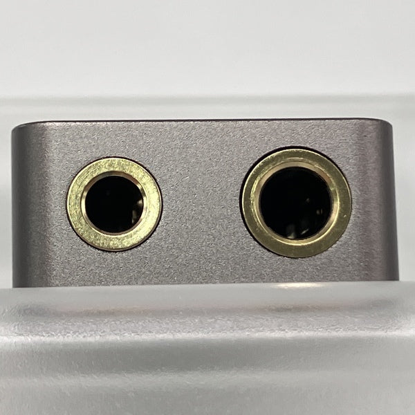 【中古】UA4 チタニウム【秋葉原】