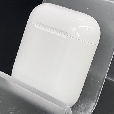 【中古】AirPods with Charging Case MV7N2J/A【秋葉原】