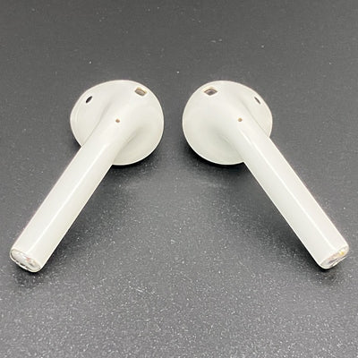 【中古】AirPods with Charging Case MV7N2J/A【秋葉原】