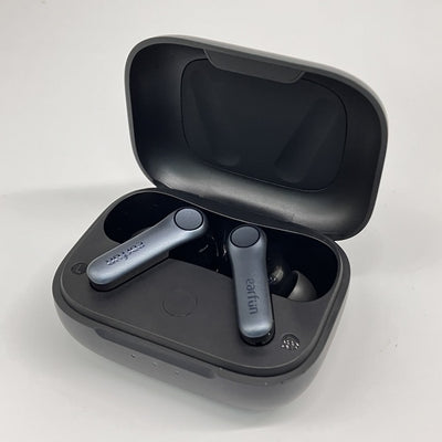 【中古】Air Pro 4 - Black【秋葉原】