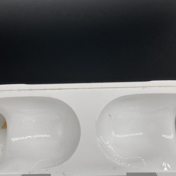 【中古】MagSafe充電ケース(USB-C)付きAirPods Pro(第2世代) MTJV3JA【秋葉原】