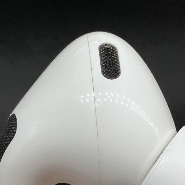 【中古】MagSafe充電ケース(USB-C)付きAirPods Pro(第2世代) MTJV3JA【秋葉原】