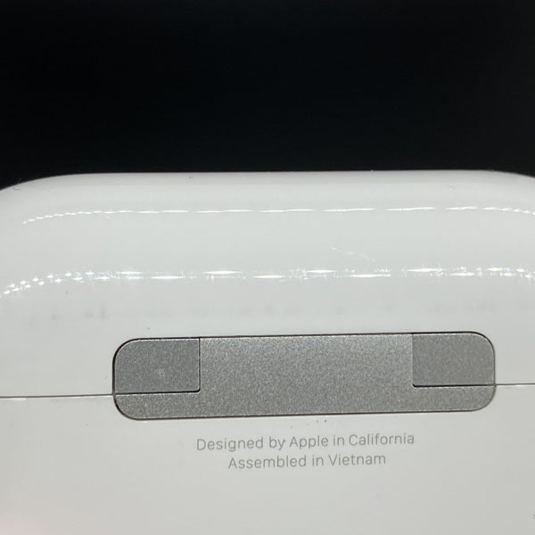 【中古】MagSafe充電ケース(USB-C)付きAirPods Pro(第2世代) MTJV3JA【秋葉原】
