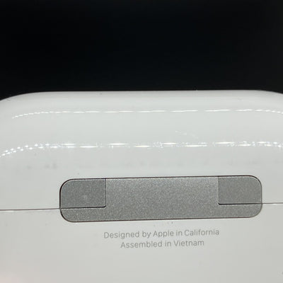 【中古】MagSafe充電ケース(USB-C)付きAirPods Pro(第2世代) MTJV3JA【秋葉原】