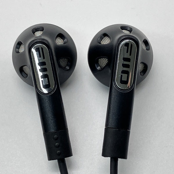 【中古】FF1 Black 【FIO-IEM-FF1-B】【秋葉原】