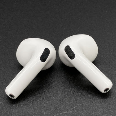 【中古】AirPods 4 MXP93J/A（アクティブノイズキャンセリング搭載）【秋葉原】