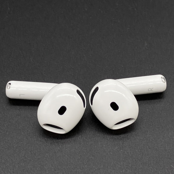 【中古】AirPods 4 MXP93J/A（アクティブノイズキャンセリング搭載）【秋葉原】