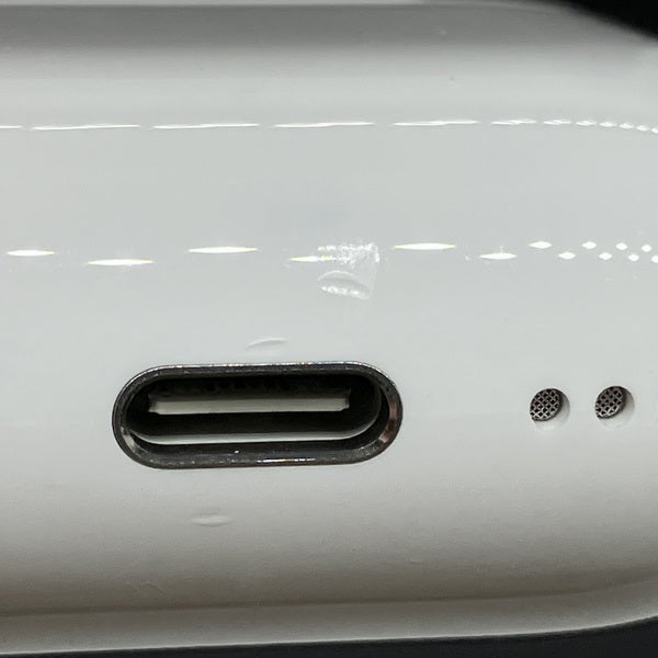 【中古】AirPods 4 MXP93J/A（アクティブノイズキャンセリング搭載）【秋葉原】