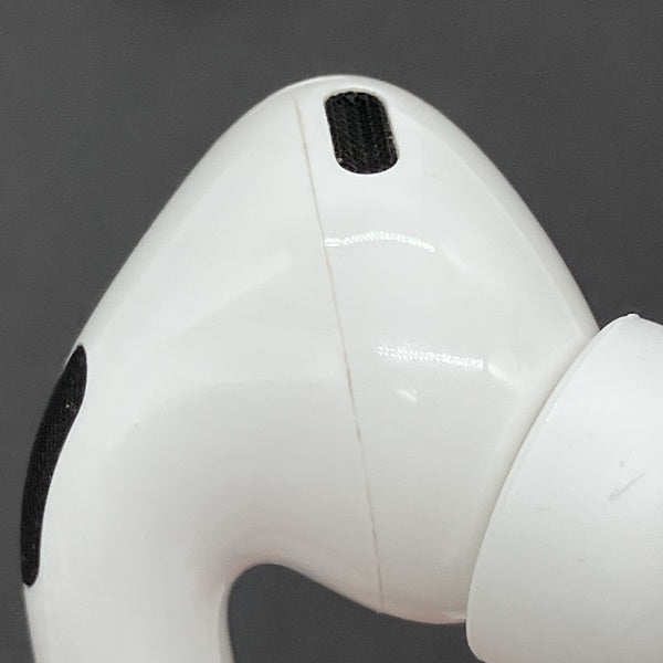 【中古】MagSafe充電ケース(USB-C)付きAirPods Pro(第2世代) MTJV3JA【日本橋】