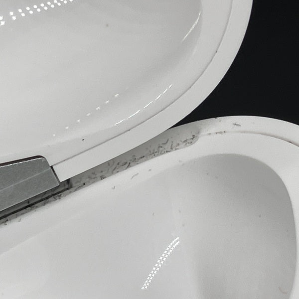【中古】MagSafe充電ケース(USB-C)付きAirPods Pro(第2世代) MTJV3JA【日本橋】