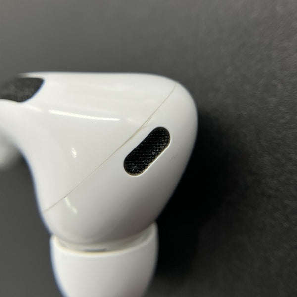 【中古】MagSafe充電ケース(USB-C)付きAirPods Pro(第2世代) MTJV3JA（海外モデル）【秋葉原】