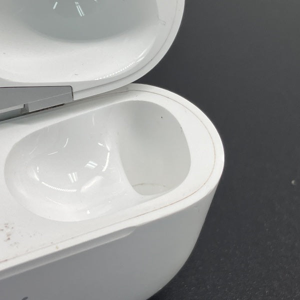 【中古】MagSafe充電ケース(USB-C)付きAirPods Pro(第2世代) MTJV3JA【秋葉原】