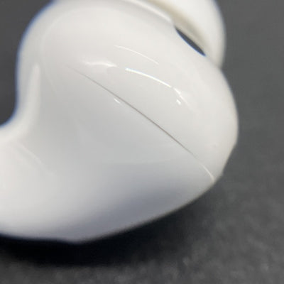 【中古】MagSafe充電ケース(USB-C)付きAirPods Pro(第2世代) MTJV3JA【秋葉原】