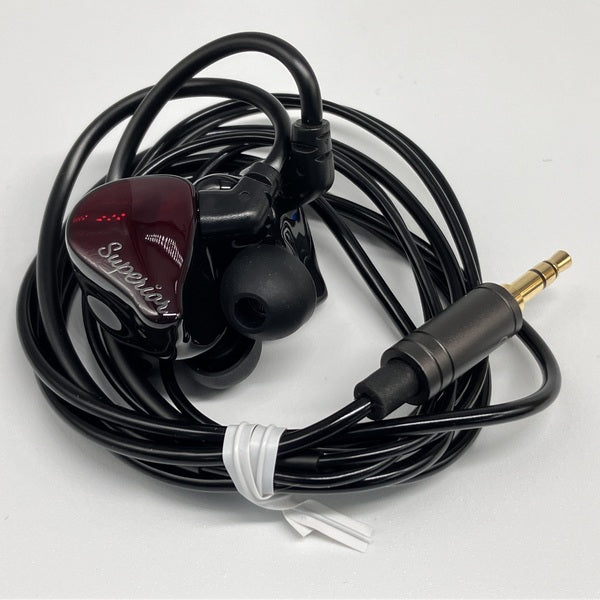 【美品】qdc SUPERIOR Vermilion Red ケーブル2本付き qdc SUPERIORレビュー | リケーブルを楽しめる10mmダイナミック