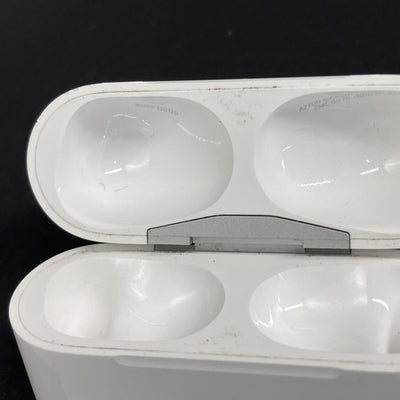 【中古】AirPods Pro (第2世代) 充電ケース (Lightning)【秋葉原】