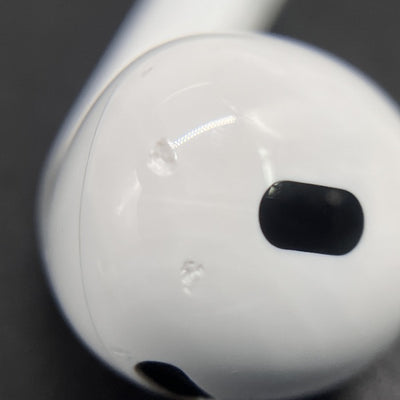 【中古】MagSafe充電ケース(USB-C)付きAirPods Pro(第2世代) MTJV3JA【秋葉原】