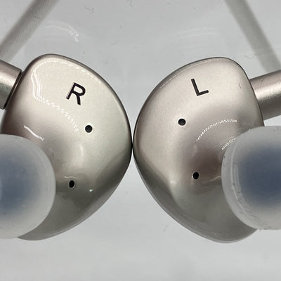 【中古】Que【日本橋】