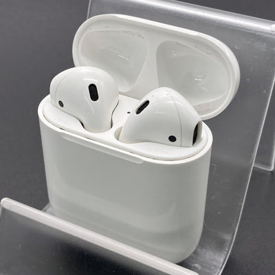 【中古】AirPods with Charging Case MV7N2J/A【秋葉原】