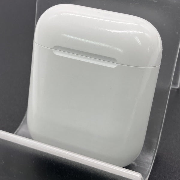 【中古】AirPods with Charging Case MV7N2J/A【秋葉原】