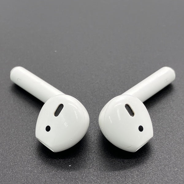 【中古】AirPods with Charging Case MV7N2J/A【秋葉原】