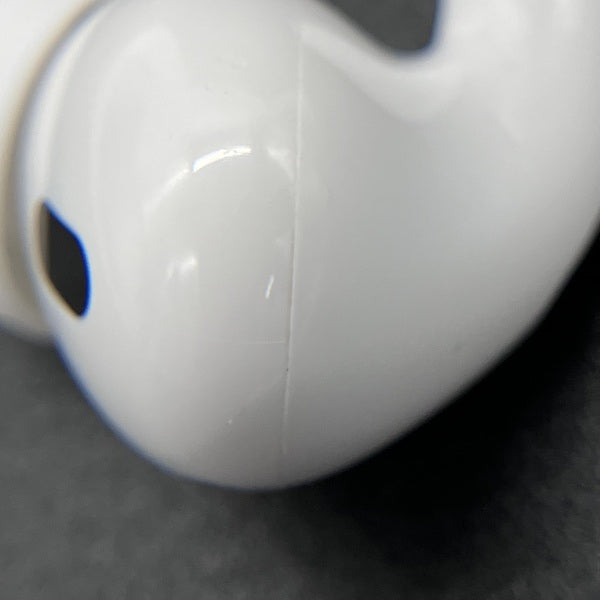 【中古】MagSafe充電ケース(USB-C)付きAirPods Pro(第2世代) MTJV3JA【秋葉原】