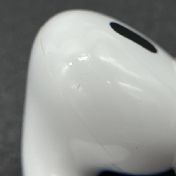 【中古】MagSafe充電ケース(USB-C)付きAirPods Pro(第2世代) MTJV3JA【秋葉原】