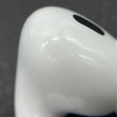 【中古】MagSafe充電ケース(USB-C)付きAirPods Pro(第2世代) MTJV3JA【秋葉原】