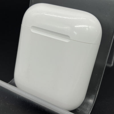 【中古】AirPods with Charging Case MV7N2J/A【秋葉原】