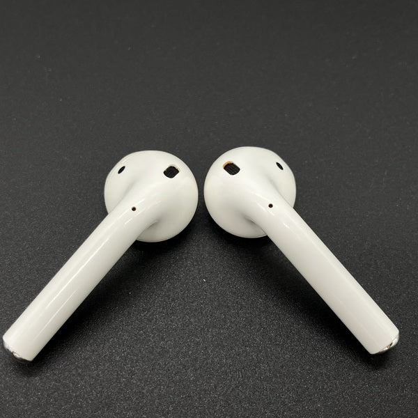 【中古】AirPods with Charging Case MV7N2J/A【秋葉原】