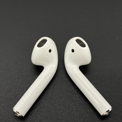 【中古】AirPods with Charging Case MV7N2J/A【秋葉原】