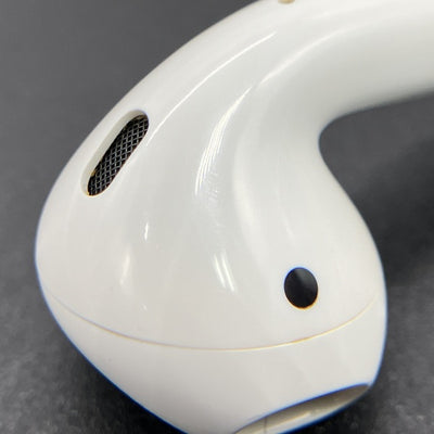 【中古】AirPods with Charging Case MV7N2J/A【秋葉原】