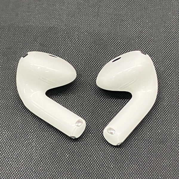 【中古】AirPods 4 MXP93J/A（アクティブノイズキャンセリング搭載）【秋葉原】