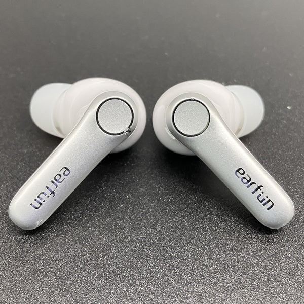 【中古】Air Pro 4 - White【日本橋】