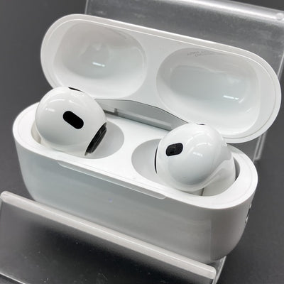 【中古】MagSafe充電ケース(USB-C)付きAirPods Pro(第2世代) MTJV3JA【秋葉原】