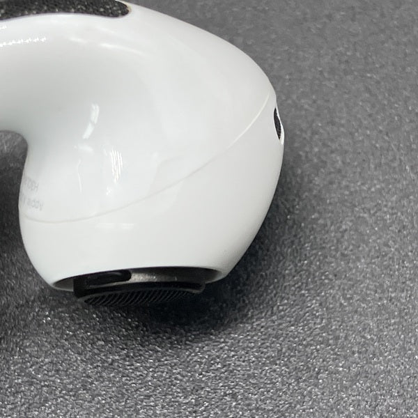 【中古】MagSafe充電ケース(USB-C)付きAirPods Pro(第2世代) MTJV3JA【秋葉原】