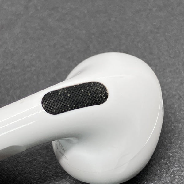 【中古】MagSafe充電ケース(USB-C)付きAirPods Pro(第2世代) MTJV3JA【秋葉原】