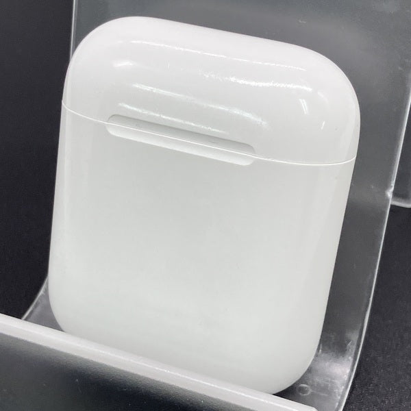 【中古】AirPods with Wireless Charging Case  MRXJ2J-A【秋葉原】