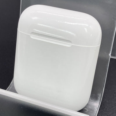 【中古】AirPods with Wireless Charging Case  MRXJ2J-A【秋葉原】