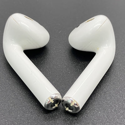 【中古】AirPods with Wireless Charging Case  MRXJ2J-A【秋葉原】