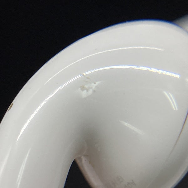 【中古】AirPods with Wireless Charging Case  MRXJ2J-A【秋葉原】