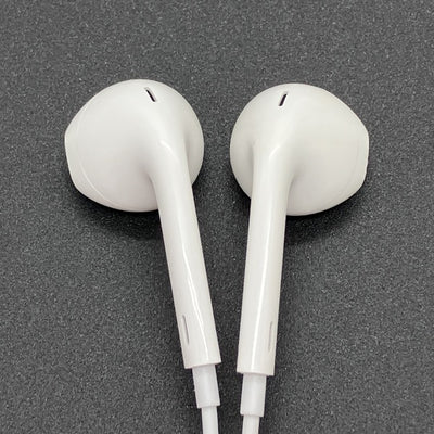 【中古】EarPods with Lightning Connector【秋葉原】