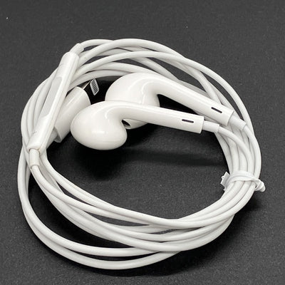 【中古】EarPods with Lightning Connector【秋葉原】