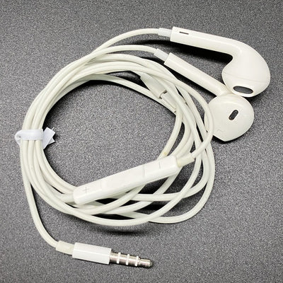 【中古】Apple EarPods with Remote and Mic【秋葉原】