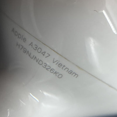 【中古】MagSafe充電ケース(USB-C)付きAirPods Pro(第2世代) MTJV3JA【日本橋】